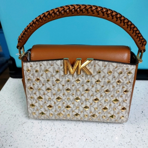 Michael Kors Karlie Small Studded Logo vanilla acorn NWT - Picture 1 of 3